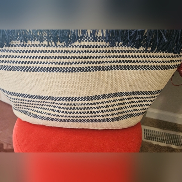 MUDPIE Fringe Straw Tote Navy Stripe. NWT - Picture 16 of 16